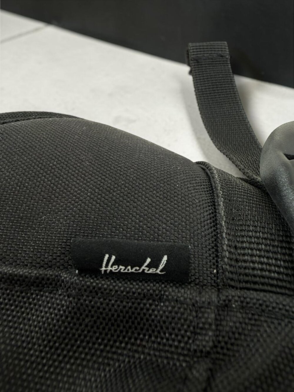 Herschel Supply Co Seventeen Black Canvas Hip Pack Sling Bag - Picture 4 of 4